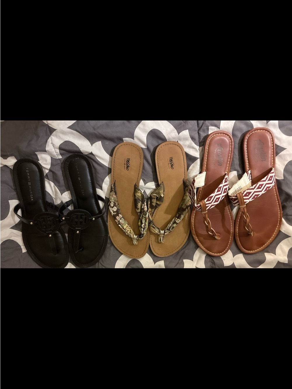 Tommy Hilfiger Black Logo Thong Sandals